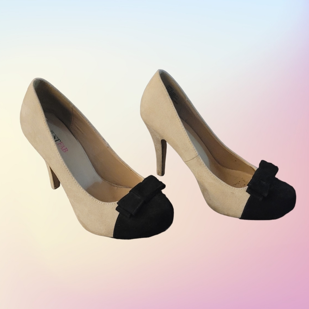 JustFab Cream and Black Suede Heel with Bows size 7